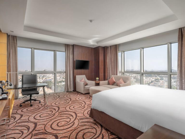 Deluxe King Room City View City Tower