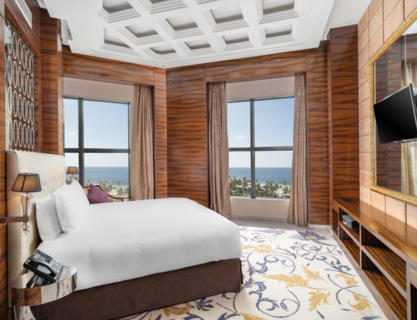 0020 Royal Suite Corniche View Corniche Tower Bedroom